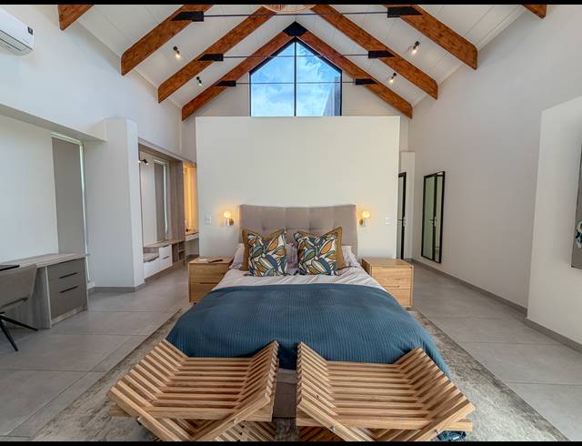 5 BEDROOM FREEHOLD FOR SALE IN MIDSTREAM HEIGHTS